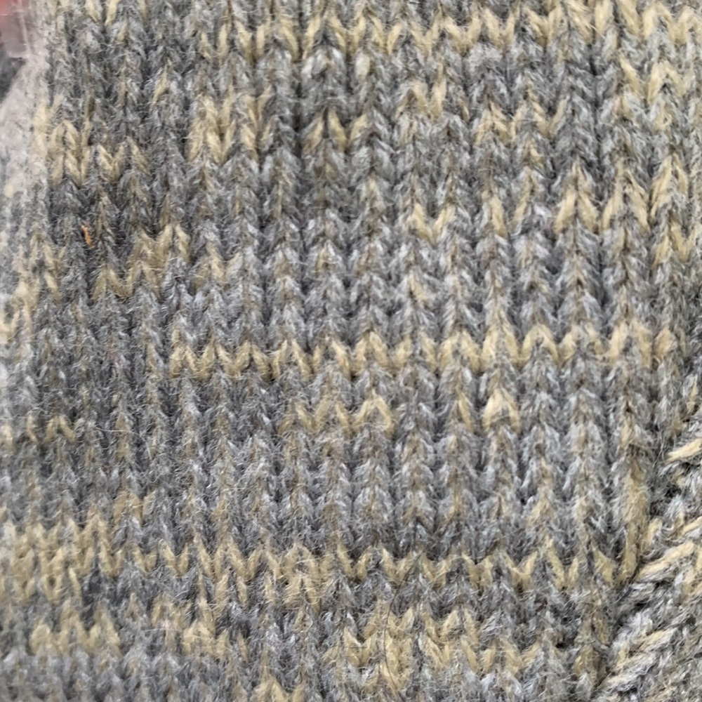 Mixed geometric mixed  carpet patterned knit trapper hat with faux fur trim - Picture 9 of 12